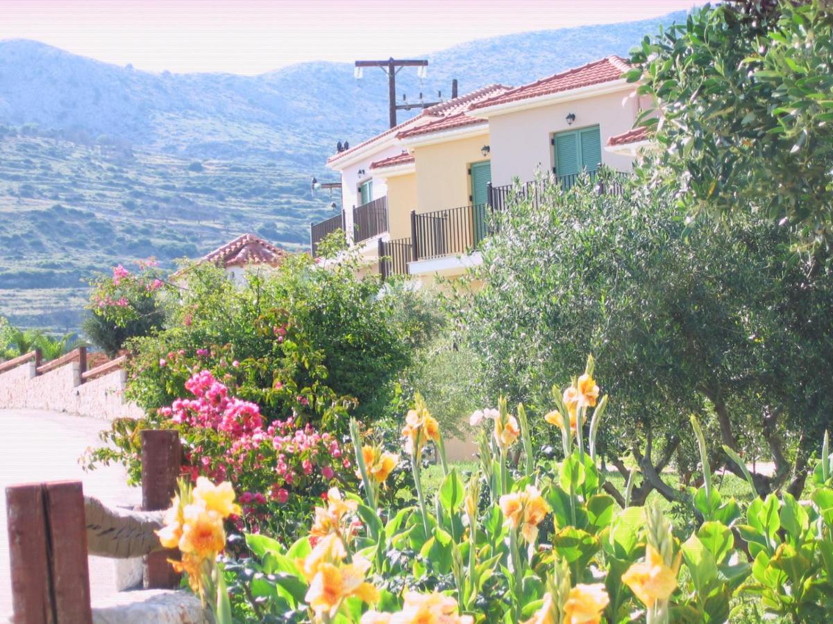 Livadaki Village Hotel Skala  エクステリア 写真