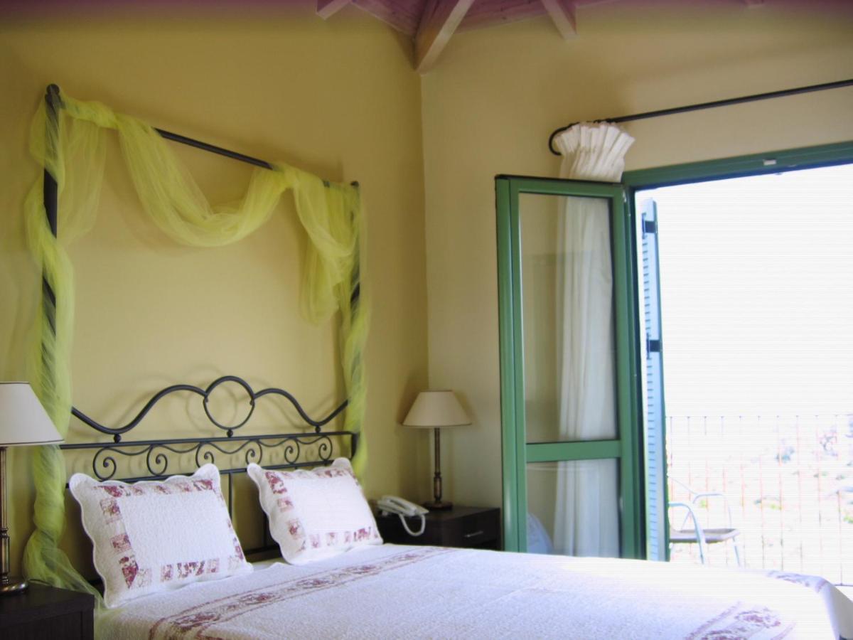 Livadaki Village Hotel Skala  エクステリア 写真