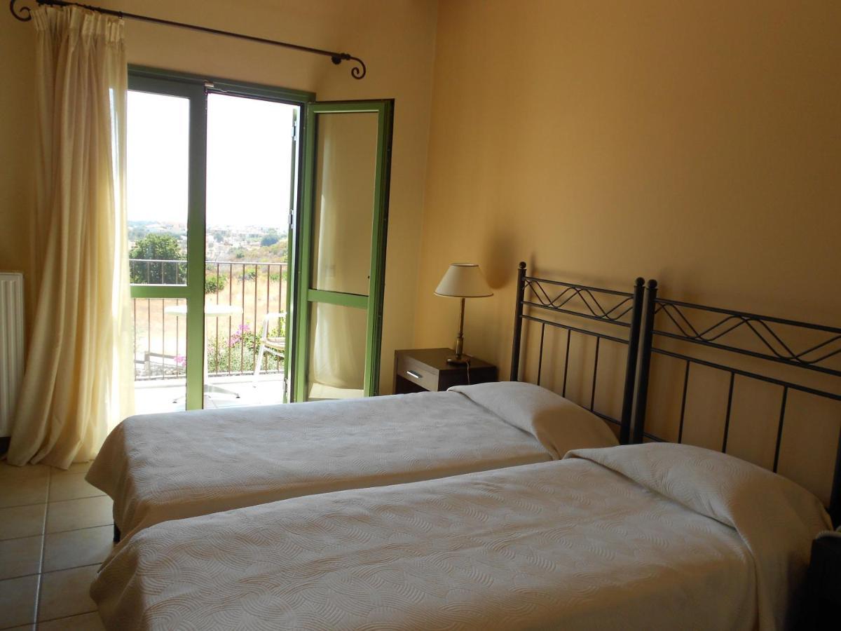 Livadaki Village Hotel Skala  エクステリア 写真