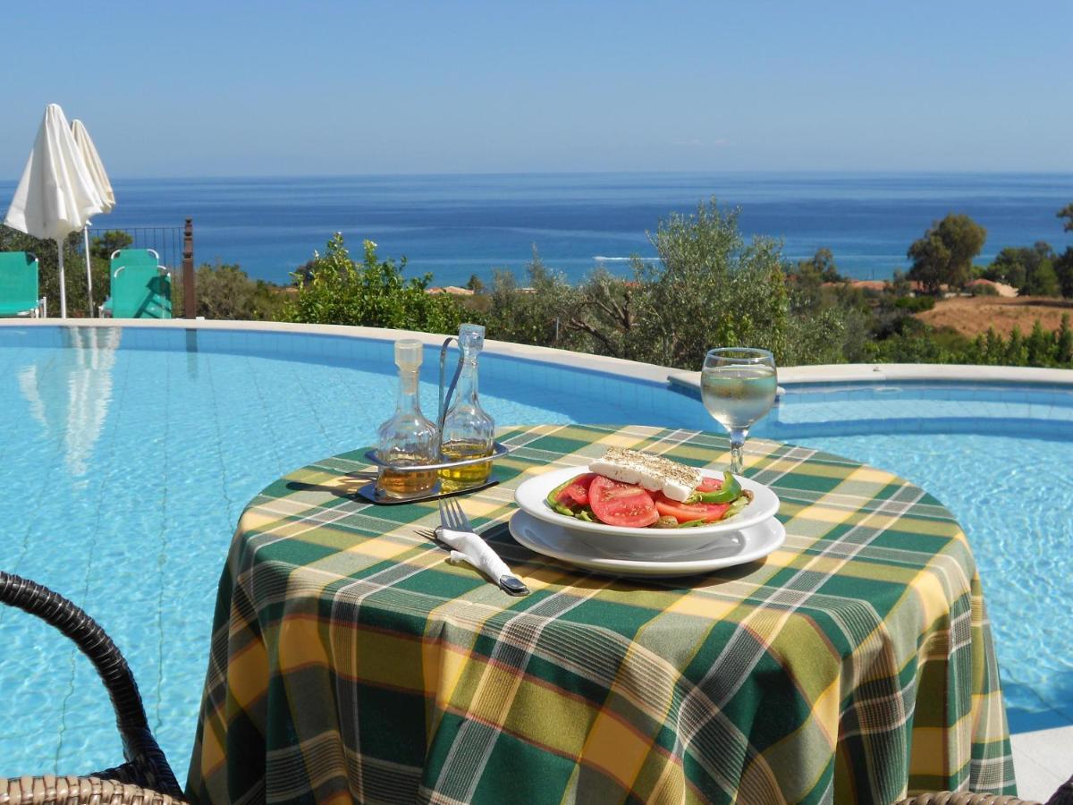 Livadaki Village Hotel Skala  エクステリア 写真