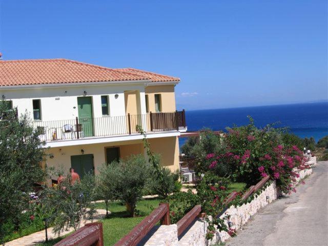 Livadaki Village Hotel Skala  エクステリア 写真