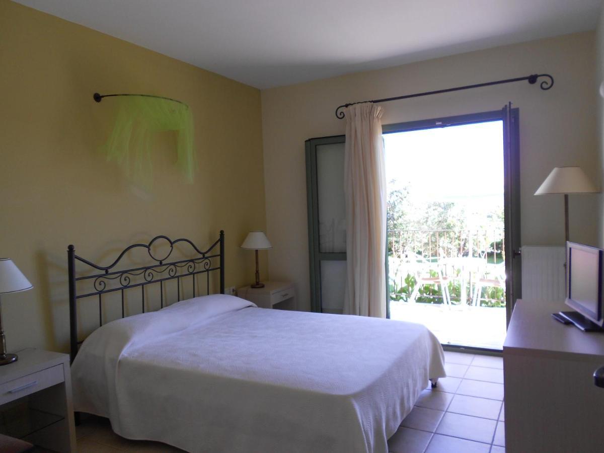 Livadaki Village Hotel Skala  エクステリア 写真